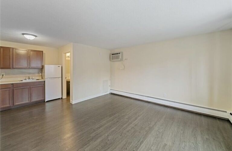 More Photos Of 1115 14th Ave SE, Minneapolis Apartments For Sale