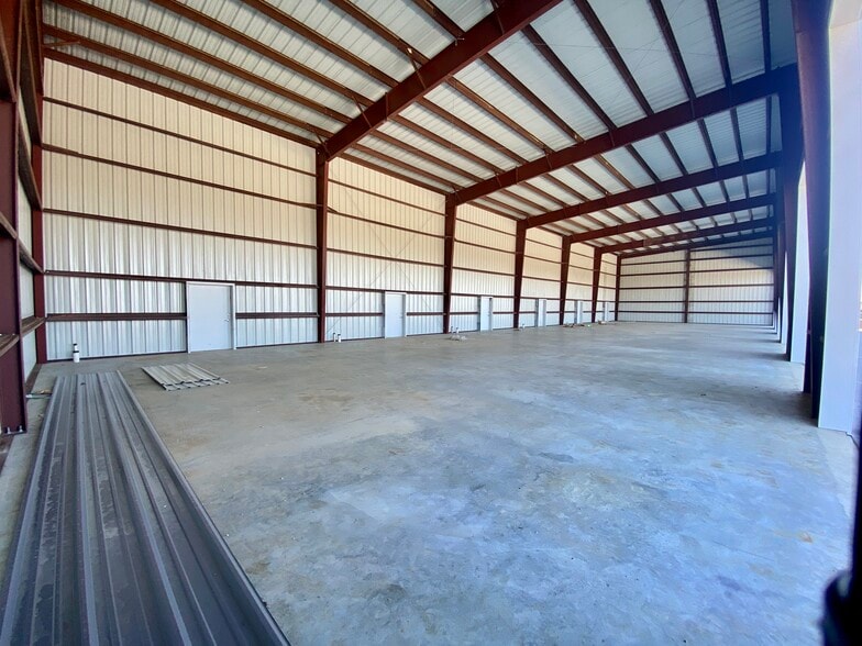 More Photos Of 6745 Patillo Road, Beaumont Warehouse For Lease