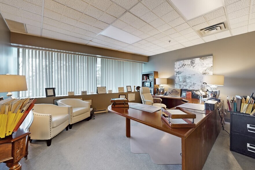 More Photos Of 45 Mcintosh Dr, Markham Office For Sale
