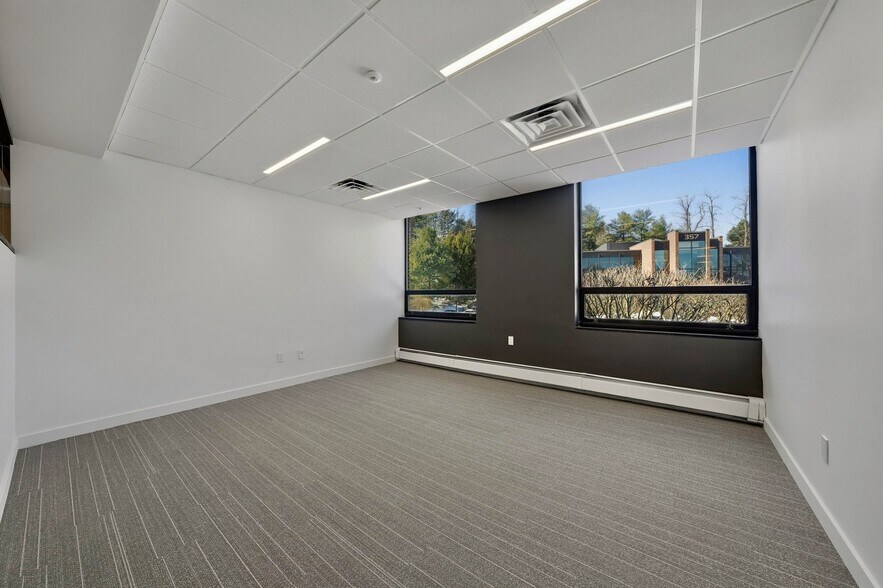 More Photos Of 355 Main St, Armonk Unknown For Lease