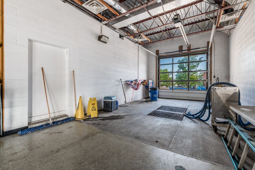 More Photos Of 2415 Maple Ave, Zanesville General Retail For Sale