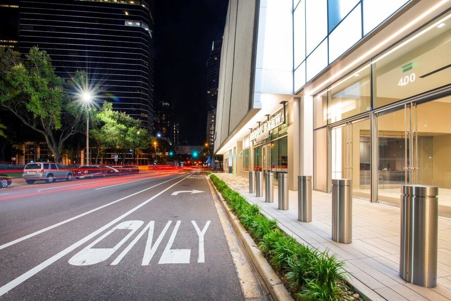 More Photos Of 400 N Tampa St, Tampa Office For Lease