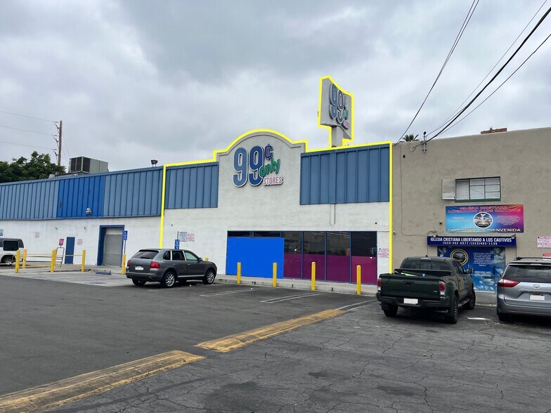 More Photos Of 6745 Van Nuys Blvd, Van Nuys Storefront Retail Office For Lease
