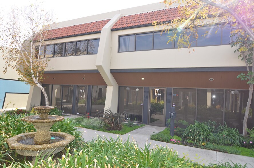 More Photos Of 9252-9260 Deering Ave, Chatsworth Warehouse For Lease