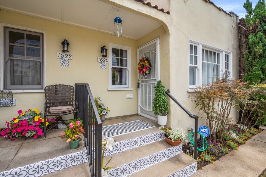More Photos Of 1620 California Ave, Santa Monica Apartments For Sale