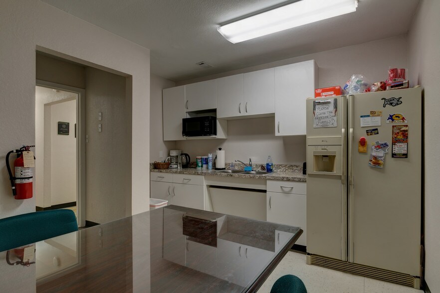 More Photos Of 8411 N Interstate 35, Austin Office For Lease