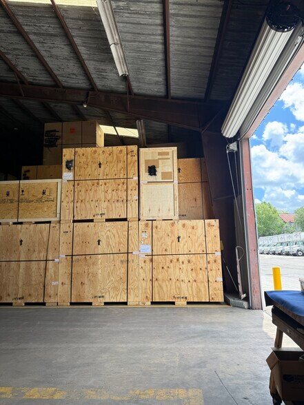 More Photos Of 216 Druid St, Jacksonville Warehouse For Sale