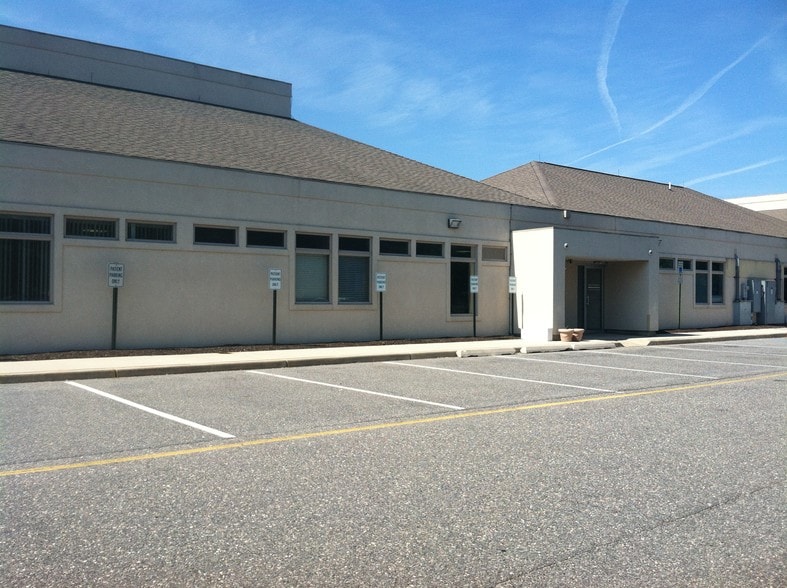 More Photos Of 495 Jack Martin Blvd, Brick Medical For Sale