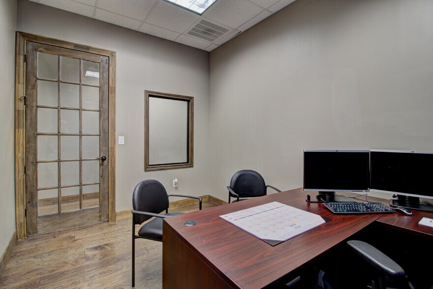 More Photos Of 923 N Loop 1604 E, San Antonio Unknown For Lease