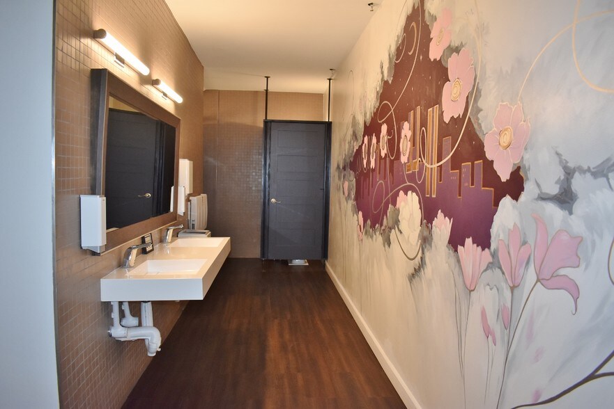 More Photos Of 1131 Central Ave, Middletown Loft Creative Space For Sale