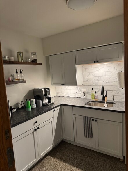 More Photos Of 6219 Guilford Ave, Indianapolis Loft Creative Space For Sale