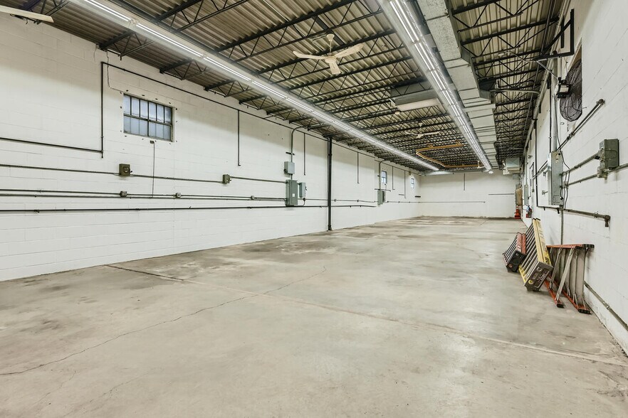 More Photos Of 2950-2958 Leavitt st, Chicago Warehouse For Sale