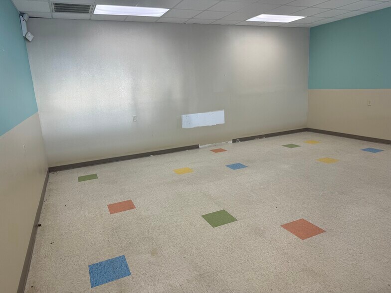 More Photos Of 72 W Joyce Blvd, Fayetteville Storefront For Lease