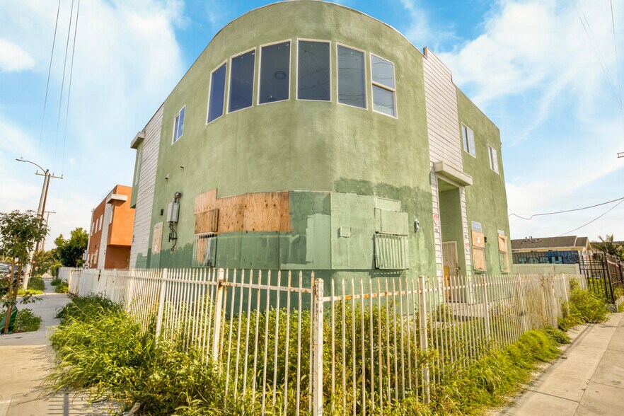 More Photos Of 6500 S Main St, Los Angeles Apartments For Sale