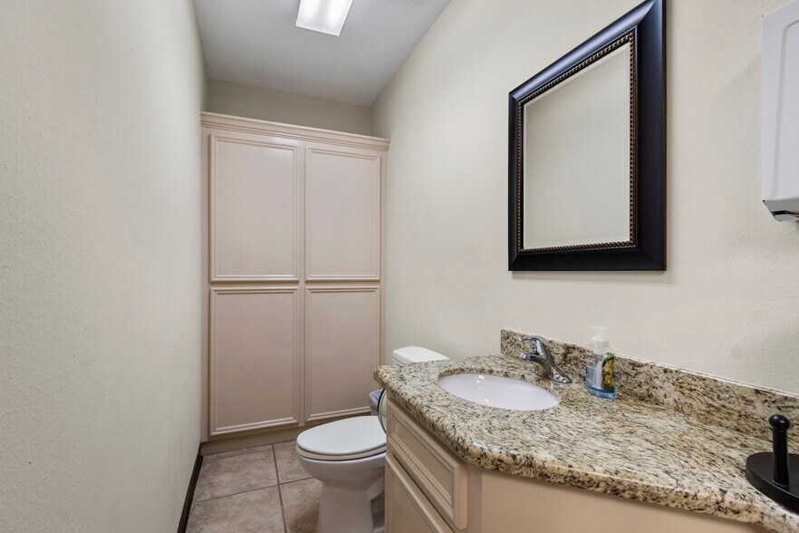 More Photos Of 25349-25351 Borough Park Dr, Spring Light Manufacturing For Sale