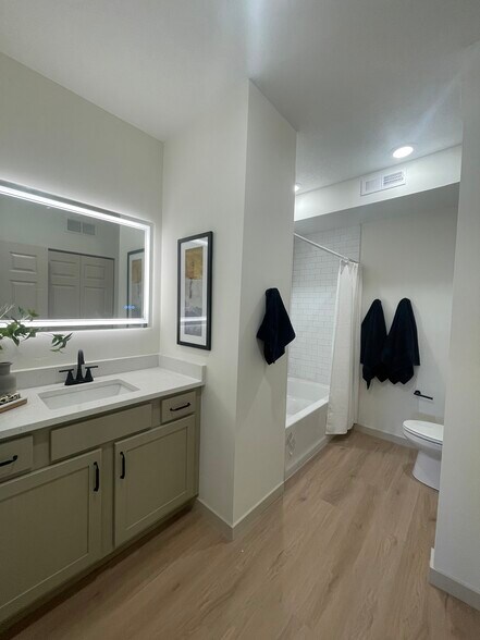 More Photos Of 814 6th St SE, Minneapolis Apartments For Sale