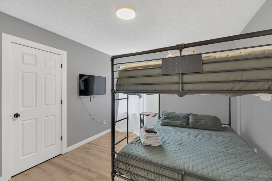 More Photos Of 901 21st Ave N, Nashville Multifamily For Sale