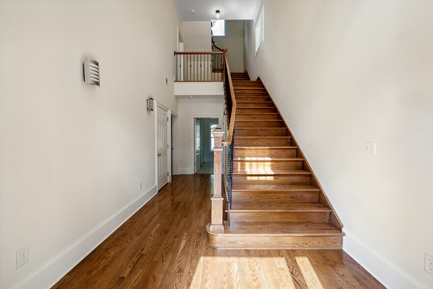 More Photos Of 1303 N Druid Hills Rd NE, Brookhaven Office Residential For Sale