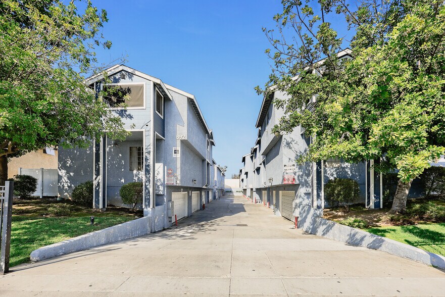 More Photos Of 862-892 W Mines Ave, Montebello Apartments For Sale