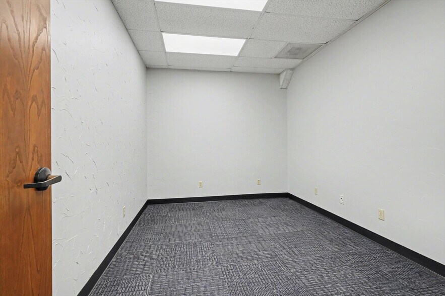 More Photos Of 3103 S Juniper Ave, Broken Arrow Office For Lease