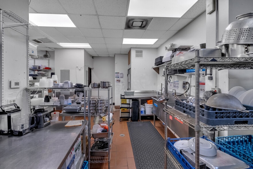 More Photos Of 646 Ne 79th St, Miami Restaurant For Sale