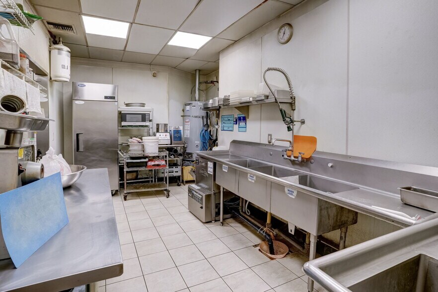 More Photos Of 733 N Mountain Ave, Upland Restaurant For Sale