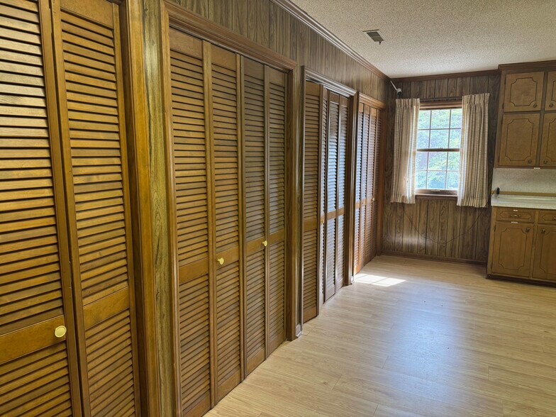 More Photos Of 1203 Northup St, Reidsville Medical For Sale