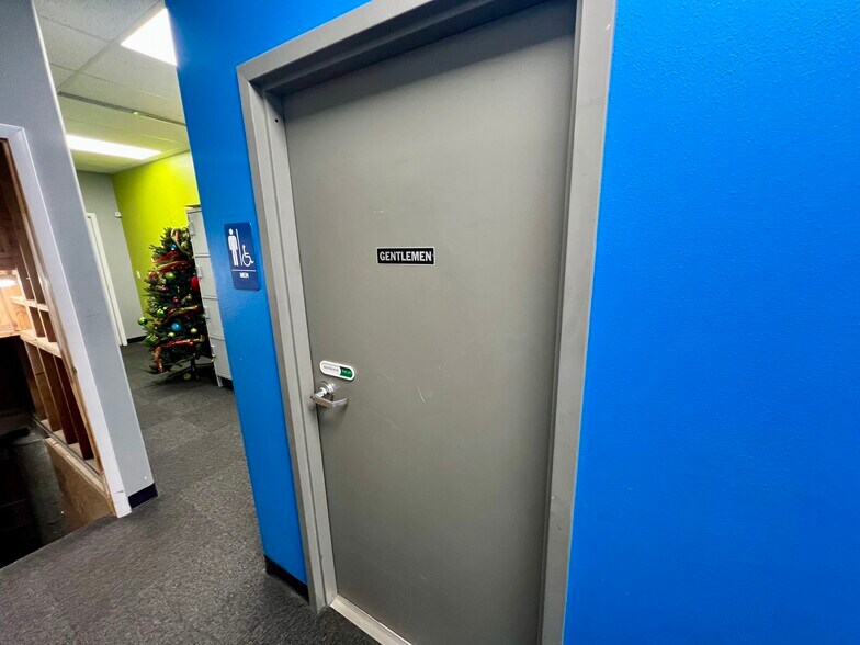 More Photos Of 60 E 100 N, Price Storefront Retail Office For Sale