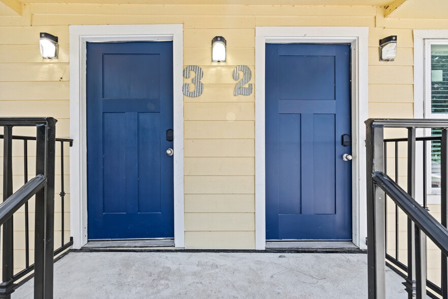 More Photos Of 2512 Calumet St, Houston Apartments For Sale