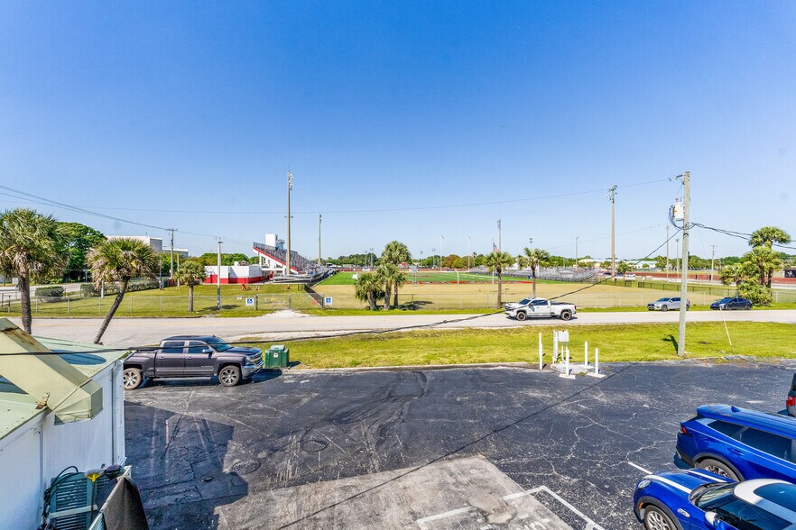 More Photos Of 1615 14th Ave, Vero Beach Medical For Sale