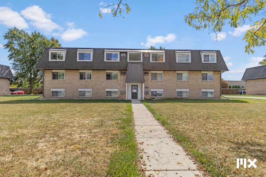 More Photos Of 757 W Shepherd St, Charlotte Apartments For Sale