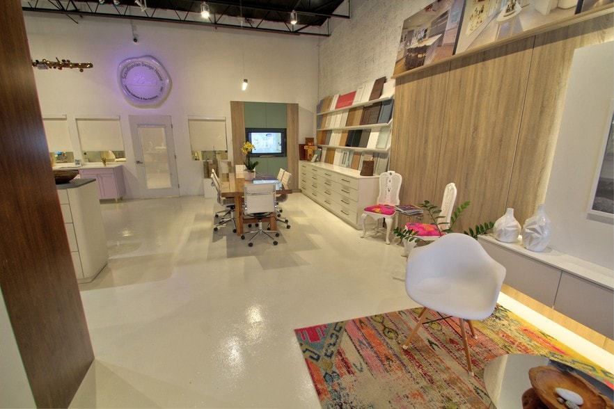 More Photos Of 3241-3249 NW 38th St, Miami Manufacturing For Lease