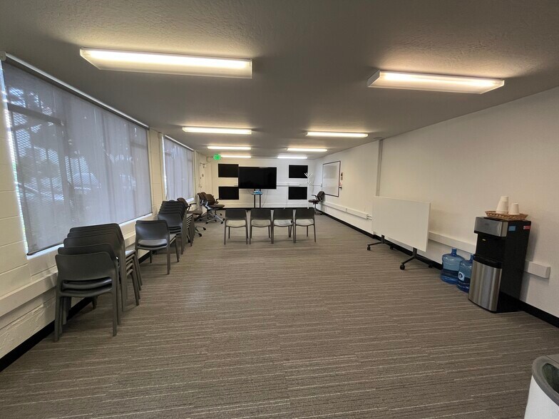 More Photos Of 1200 5th St, Berkeley Light Manufacturing For Lease