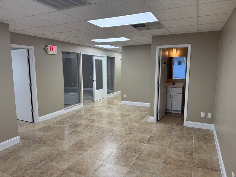 More Photos Of 1705 Colonial Blvd, Fort Myers Medical For Lease