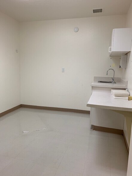 More Photos Of 1003 Division St, Prescott Medical For Lease