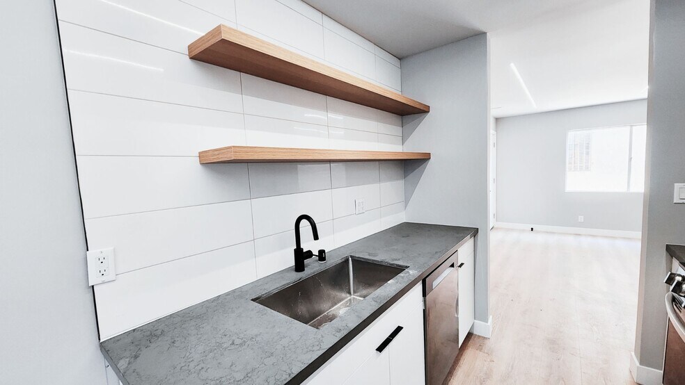 More Photos Of 5150 Ithaca Ave, Los Angeles Multifamily For Sale