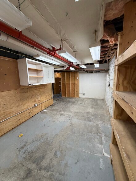 More Photos Of 189 Main St, Northampton Storefront Retail Office For Lease