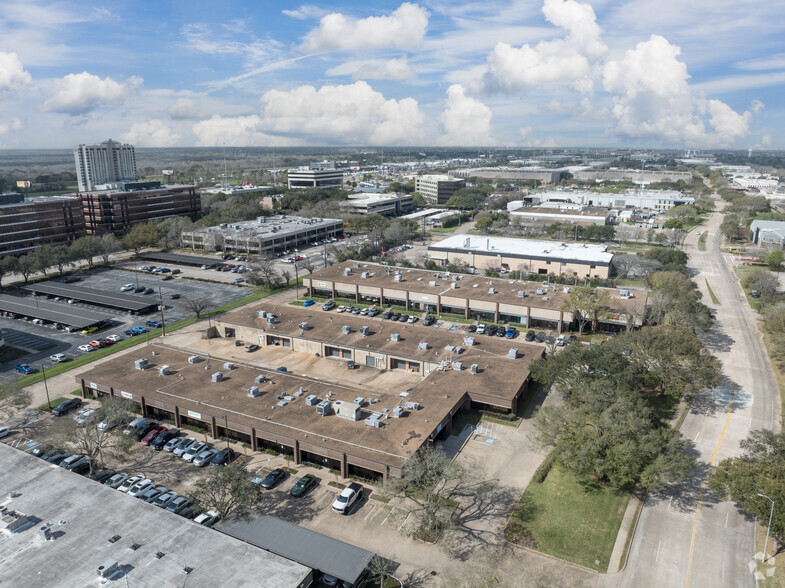 More Photos Of 16203 Park Row, Houston Light Distribution For Lease