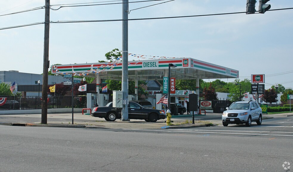More Photos Of 255 E Main St, Patchogue General Retail For Sale