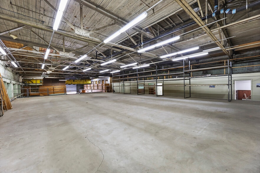 More Photos Of 1311 East St, Pittsfield Warehouse For Sale