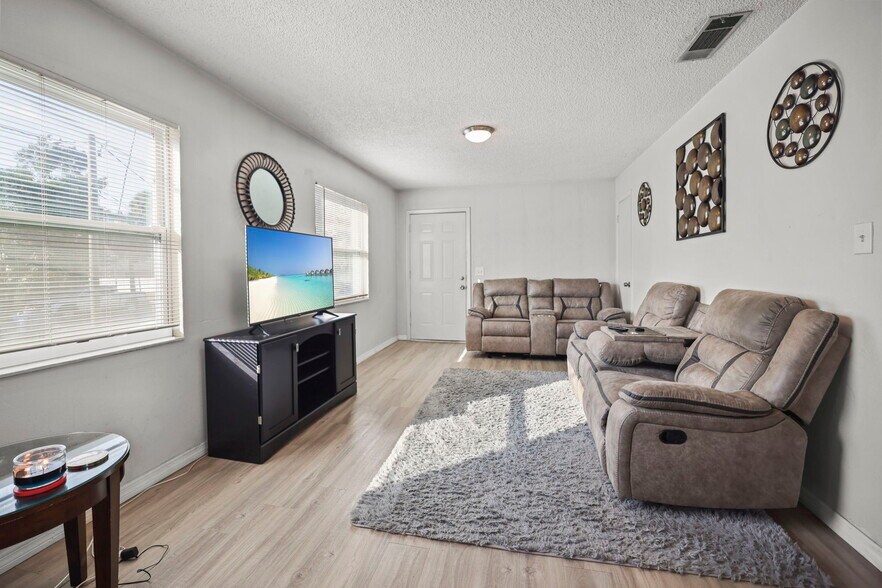 More Photos Of 7108 S Kissimmee St, Tampa Multifamily For Sale