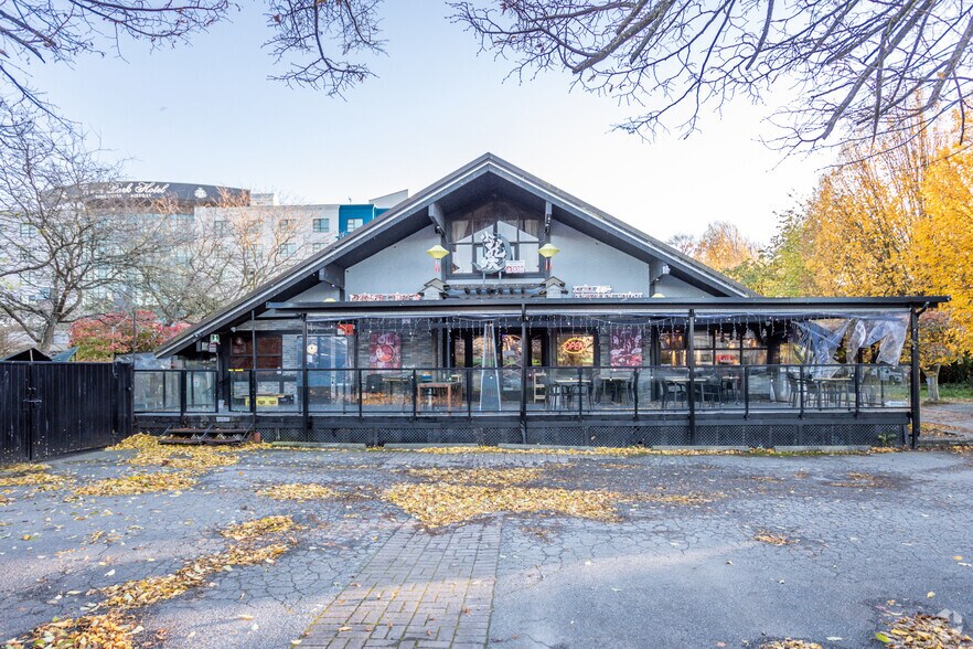 More Photos Of 8320 Alexandra Rd, Richmond Restaurant For Sale