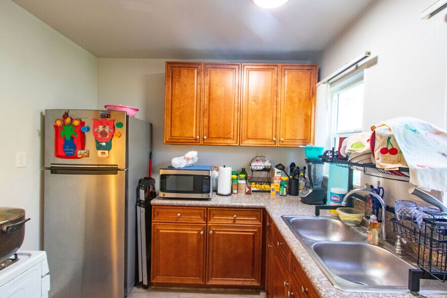 More Photos Of 201-207 S Kenmore Ave, Los Angeles Apartments For Sale