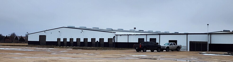 More Photos Of 7301 Victory Blvd, Newport Warehouse For Sale