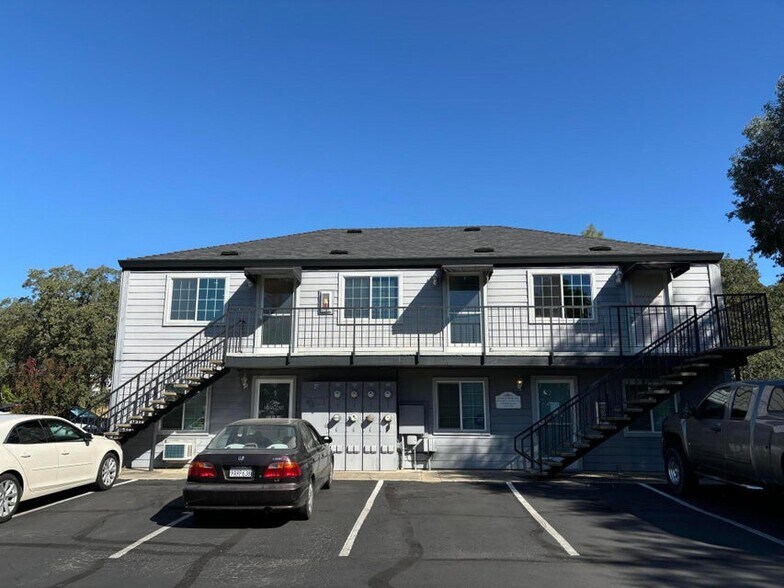 More Photos Of 979 Mission de Oro Dr, Redding Office For Sale