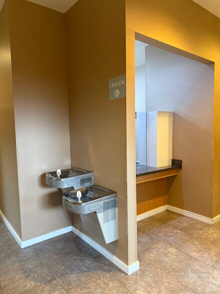 More Photos Of 6531 103rd St, Jacksonville Medical For Sale