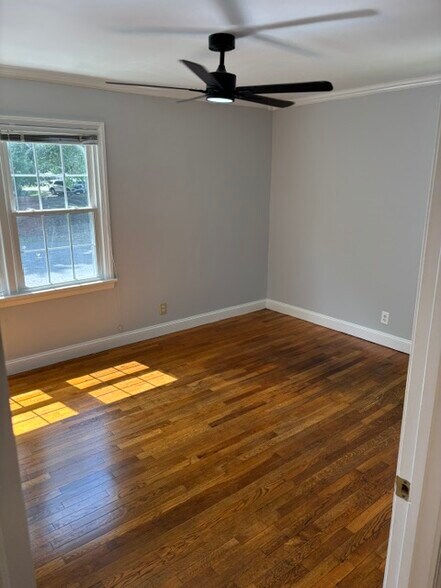More Photos Of 202 Carolina Ave, Moncks Corner Office For Sale