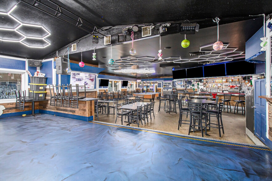 More Photos Of 5153 Fenton Rd, Flint Restaurant For Sale