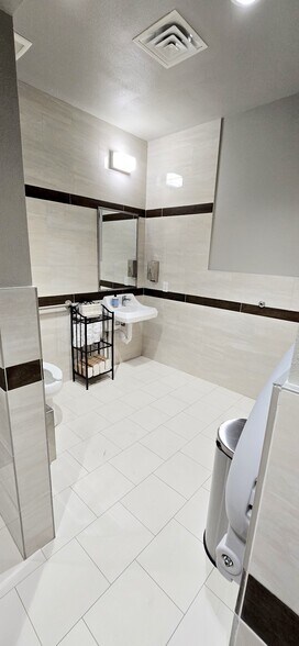 More Photos Of 6767 All Stars Ave, Frisco Showroom For Sale