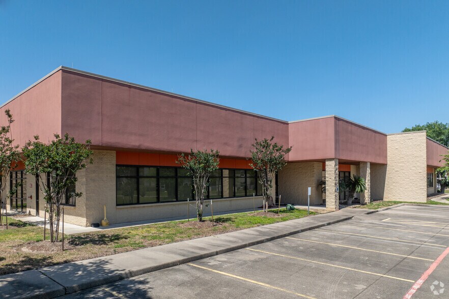 Primary Photo Of 12055 Kurland Dr, Houston Warehouse For Lease
